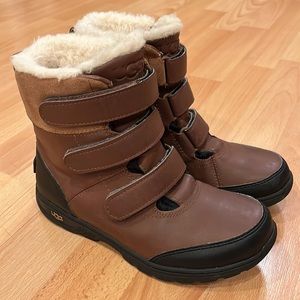 UGG Kids Kit Boots Worchester ~ Waterproof Brown Winter Boots with Velcro